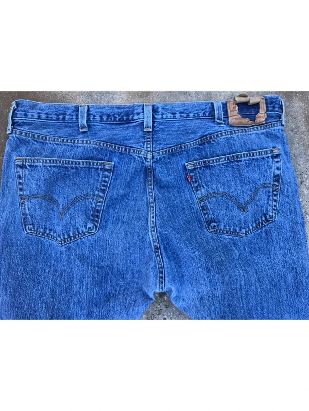 Levis 501 Jeans Men 44x30  Blue Denim Button Fly Straight Leg Classic Small Hole